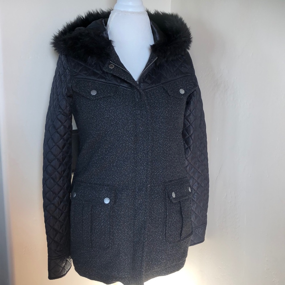 SALE!-Gorgeous Volcom Hooded Jacket